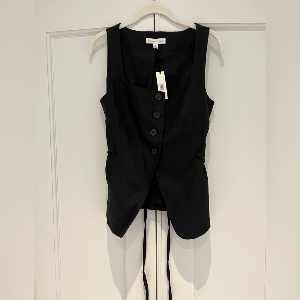 Black Sleeveless Button-Front Vest